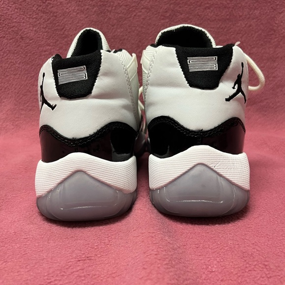 Air Jordan Retro 11 size 8 528896-103 - Picture 5 of 11